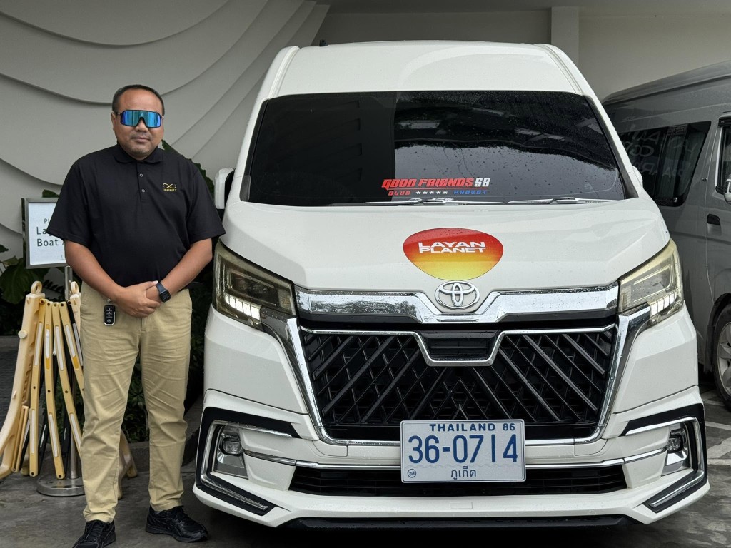 คนขับมืออาชีพพร้อมรถตู้ Toyota ภูเก็ต